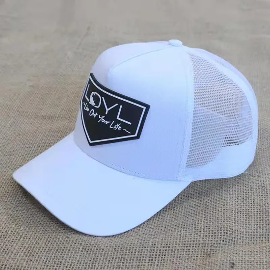 Wholesale Custom Rubber Patch Black and White 5 Panel Trucker Hat Outside Caps Baseball Mesh Caps with Logo Inside 