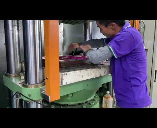Automotive Moulded/Molding OEM Rubber Parts/Accessories/Bellow/Dust Boot 
